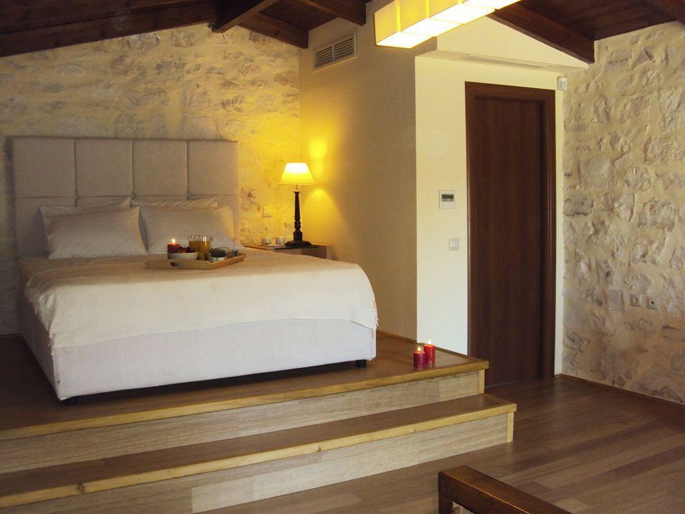 Exensian Villas & Suites Marathias  Exterior photo